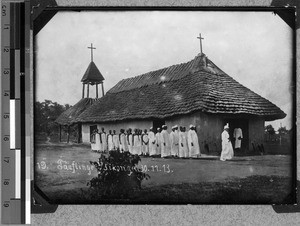 Candidates for baptism with brother Terp, Sikonge, Unyamwezi, Tanzania, 1913