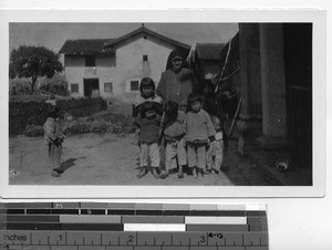 Maryknoll Sister with children at Soule, China, 1934