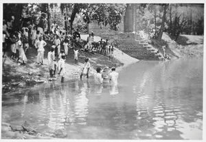 Santal Parganas, Nordindien. Dåbshandling ved dammen i Koroya, Pinsedag 20.05.1934