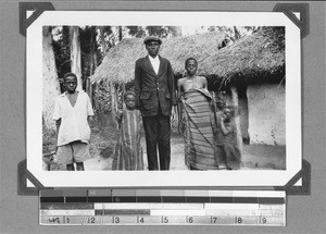 An assistant with his family, Rungwe, Tanzania, ca.1929-1940