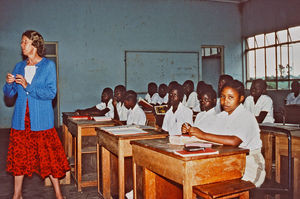 Lærer Anna Marie Wemmelund-Nielsen. Udsendt af DMS til Tanzania, 1967-2005. Arbejdsområder: Undervisning i Bukoba, 1968-69, Leder af Ntoma Husholdningsskole, 1969-74. Sognemedhjælper i Bukoba, 1975-76. Kristendoms undervisning i Bukoba Gymnasium, 1976-87. Leder af Bukoba Kirkecenter, 1988-2005