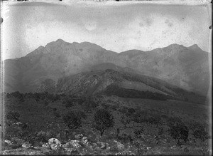 Landscape near Shilouvane, South Africa, ca. 1901-1907