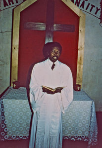 Den Gassisk Lutherske Kirke/FLM, Antsiranana distrikt, Madagaskar, ca. 1983. Gudstjeneste ved en lokal præst