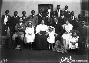 Teachers and students of Lemana Training Institution, Lemana, South Africa, ca. 1906-1915