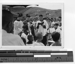 Maryknoll Fathers at the cemetery in Soule, China, 1935