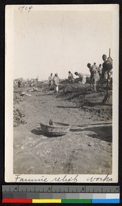 Famine relief workers laboring outdoors, Jiangsu, China, ca.1905-1910