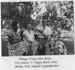 Back in Cairo Egypt efter holiday. From left: Dagny Bach, Edel Stidsen, Birthe (child) Erik Sti