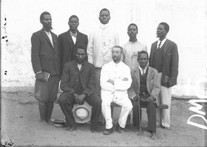 Missionary with African evangelists, Matutwini, Mozambique, ca. 1896-1911