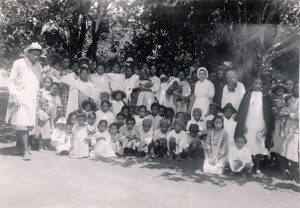 Missionary nurse of Fihaonana visiting people, in Madagascar