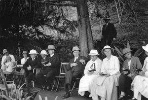 Missionærudflugt i Kotagiri ca. 1935. Fra højre ses bl.a. Dorothea Poulsen, Karen Bardenfleth, Ragnhild Frimodt-Møller og Christian Frimodt-Møllef, Carl Bindslev