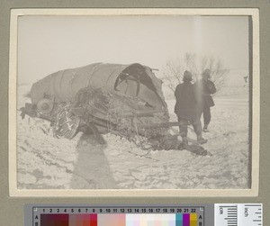 Deep snow and a wheel off, Manchuria, 1909