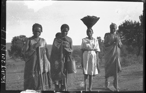 African women returning from the fields, South Africa, ca. 1933-1939