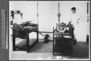 Sizing machine for silk production, Guangzhou, Guangdong, China, 1931