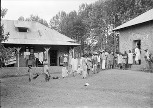 African patients waiting in the courtyard, Tanzania, ca.1895-1920