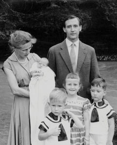 Lisbeth and Jens Verner Olsen with their kids: Ole, Søren, Henrik and Lis, Suri, West Bengal, 1