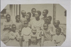 Akropong. - Girls living with the Widmanns, including the 6-finger children