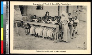 Children in an outdoor classroom, Caconda, Angola, ca.1920-1940