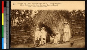 Missionary sisters visiting a family, Rwanda, ca.1920-1940