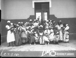 African women with their babies, Maputo, Mozambique, ca. 1929