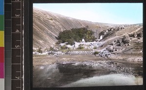 Temple in cleft of rock, Andhra Pradesh, India, s.d