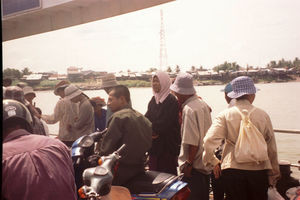 Mekong floden krydses, Cambodja