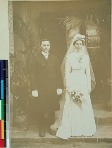 Wedding picture of Jakob and Martha Eggen, Fianarantsoa, Madagascar, 1911-05-17
