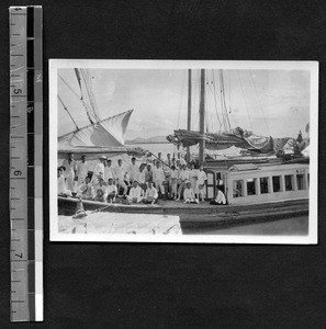 Guests arriving at Fukien Christian University on a boat, Fuzhou, Fujian, China, ca.1938