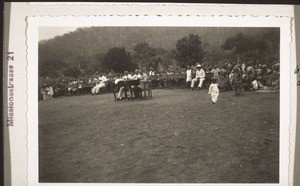 Die Christen a. Kindersonntag i. Agogo