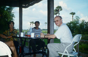 Missionary couple Beatrice and Juanito Basalong in conversation with General Secretary Jørgen N