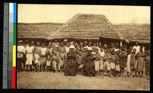 Missionary fathers and residents at Kimpangu mission, Congo, ca.1920-1940