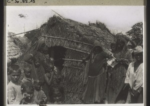 A hut in which people live in Hubli (Photo Miss Köhler 1930)