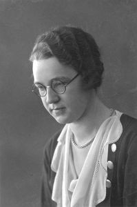 Lærerinde Ellen Storgaard Madsen. Den danske skole for missionærbørn i Kotagiri, 1934. Sprogstudier Kodaikanal og Madras 1935-1937