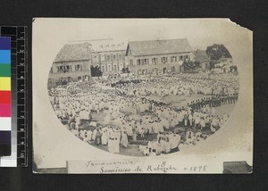 Crowds gathered to listen to proclamation, Antananarivo, Madagascar, 1898