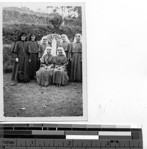 Maryknoll Sisters with Sister Catechists at Meixien, China, 1948