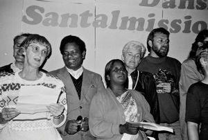 Bangladesh missionaries and guests singing at the DSM Annual Meeting 1990 at Vejle. The photo s