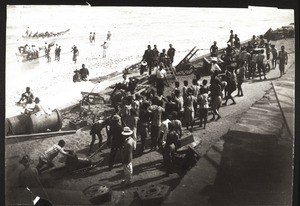 Landing Cargo, James Town Beach, Accra