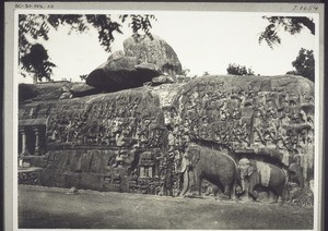 Sculptures on the seven pagodas