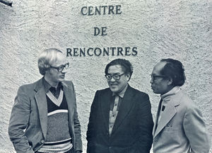 Jørgen Nørgaard Pedersen i samtale med to andre WACC Centralkomitee medlemmer i Geneva, 1980