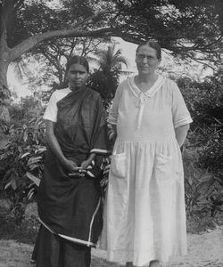 Missionary Karen Margrethe Jensen and employee. Vriddhachalam ca.1930