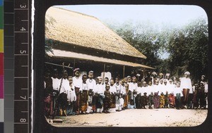 Pupils and teachers at Mission School, Kandaw, Pakokku, Myanmar, s.d