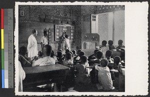 Elementary school lesson, Bondo, Congo, ca.1920-1940