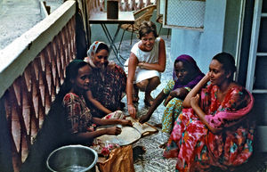 Missionary Grethe Nørgaard Pedersen having lunch brake with the arab teachers Zeinab, Miriam an