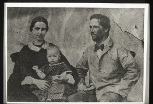 Gottlob and Johanna Pfleiderer with their first daughter Deborah in 1861