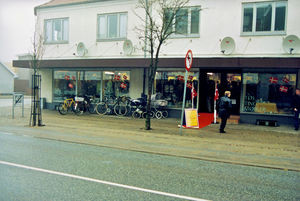 The opening of "Købmandsgårdens Recycling Store", Dronninglund, 24/3/1999. A joyful day with sp