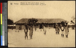 Female porters, Congo, ca.1920-1940