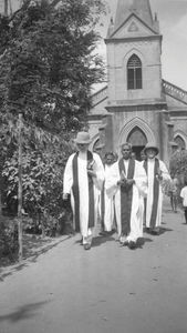 Carmel church, Tiruvannamalai. Carl Bindslev, E.M.Jesudasan, Knud Heiberg. Easter Sunday1929
