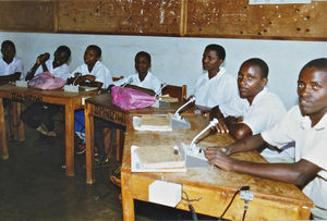 ELCT, Nordveststiftet, Tanzania. Fra Mugeza Døveskole, Bukoba, 1997. Skolen er startet i 1981. DMS missionær Ann-Karina Baun Christensen var udsendt til skolen, 1996-99