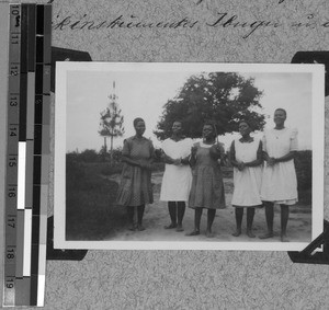 Singing play with accompaniment, South Africa East