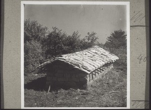 A so-called little house for the dead