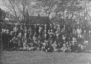 Lands meeting in 1935 in Skjern. Pastor Busch and Countess Knuth together past and present miss